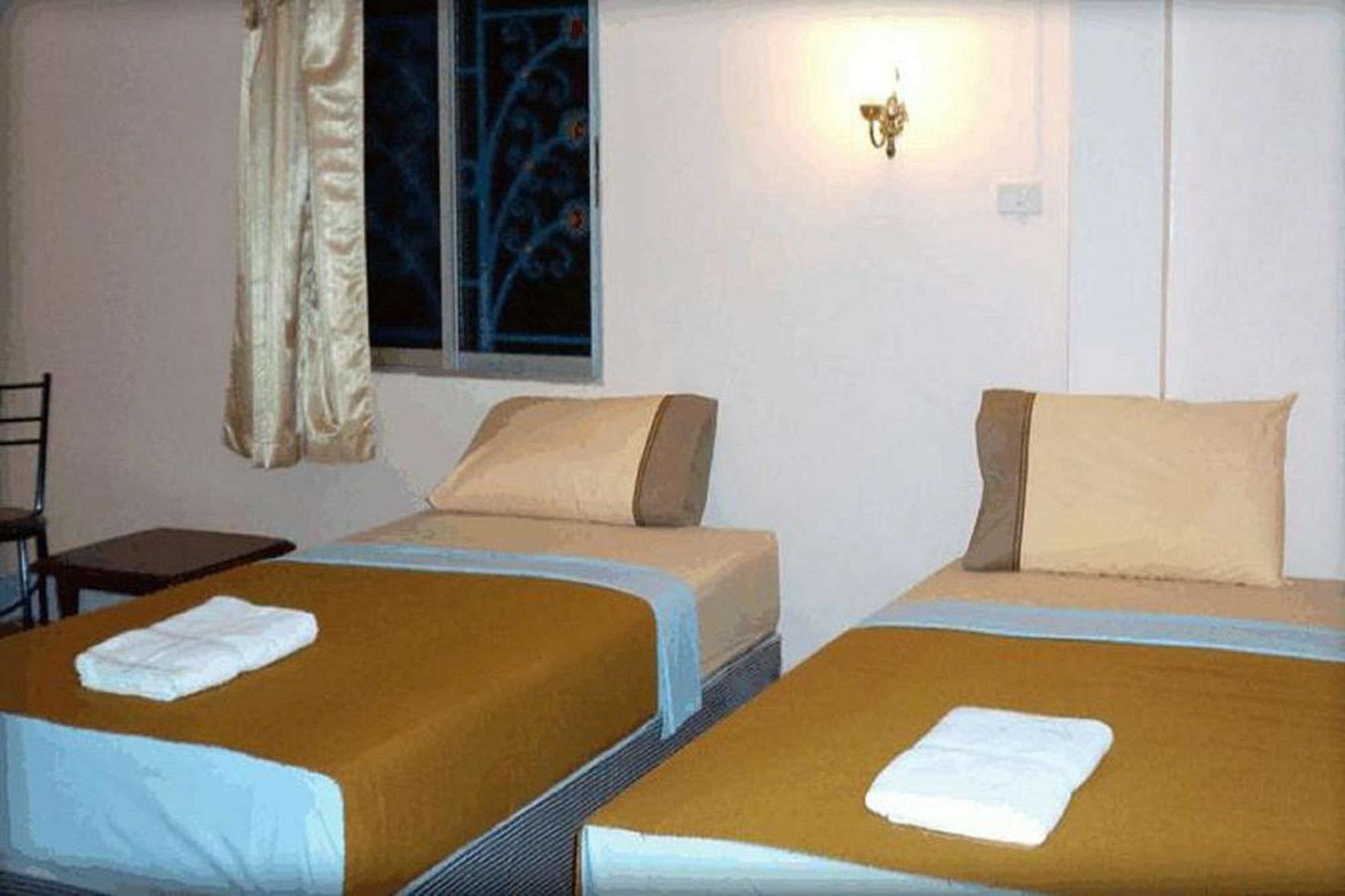 D'S Corner & Guesthouse Phuket Kültér fotó